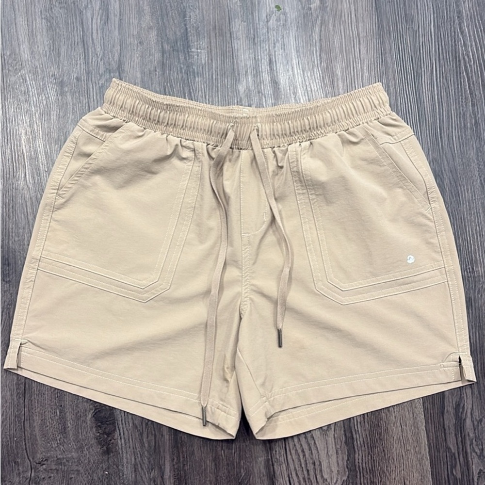 Willit Women’s Hiking Golf Shorts – Size Small Color: Khaki